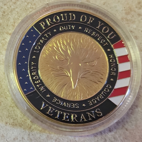 New beautiful military veteran appreciation coin in case - Picture 3 of 3